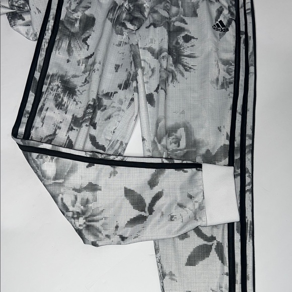 Adidas Kids Floral Sweatsuit - Picture 12 of 15